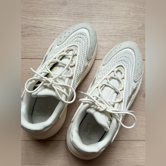 ADIDAS ORIGINALS Beige Ozelia Sneakers Size US8.5 Women / US7 Men - Picture 6 of 11